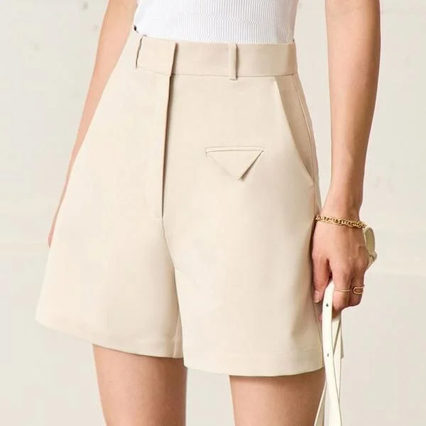 Statement Fashion Offers Casual Straight Shorts