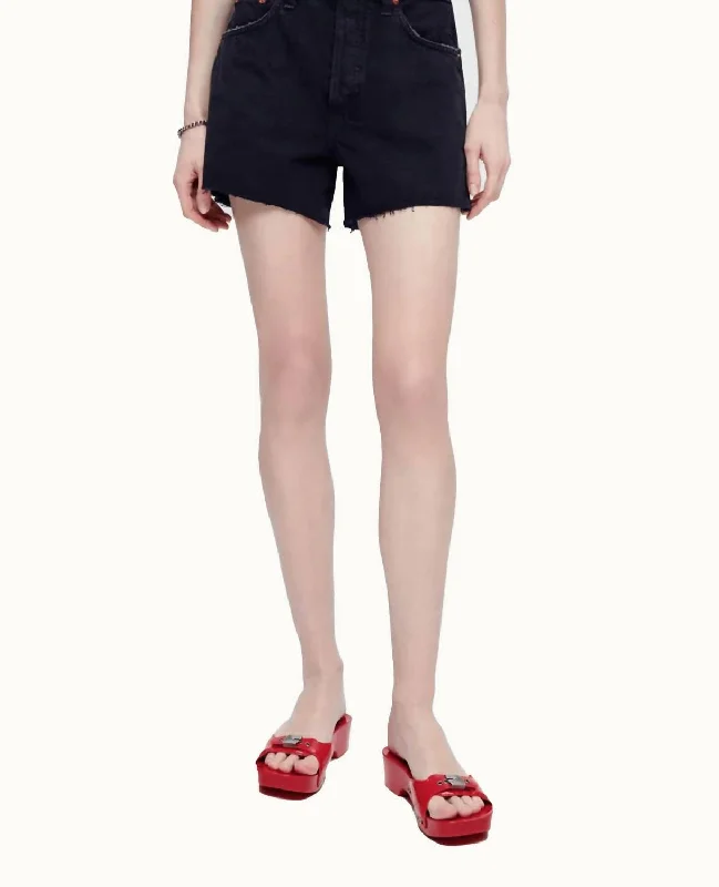 Women's Transitional Apparel 90S Low Slung Short In Washed Black