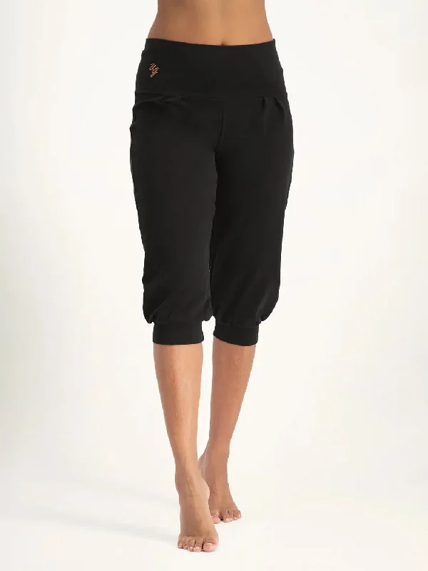 Massive Savings Urban Goddess Sukha Capri Yoga Pants - Onyx Black