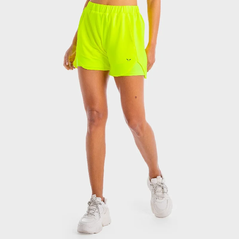 Women's Relaxed Outfit Core 2-in-1 Shorts - Neon