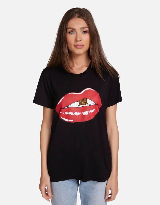 Casual Apparel For Women Wolf Flirty Lip