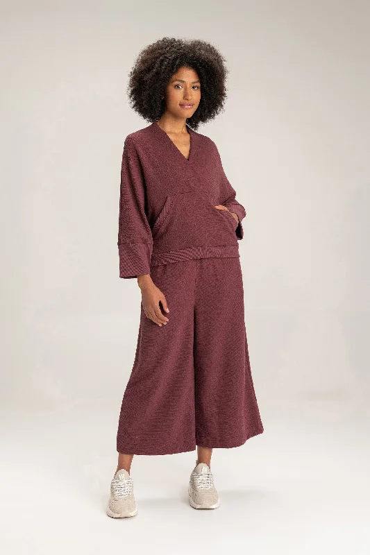 Modern Women's Outfit Pixie Maxi Sweatshirt