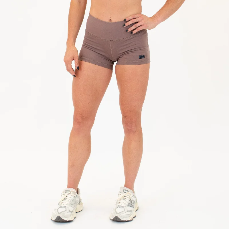 Fashion-Forward Offers Apex Contour Short 3.25" - Mid Rise